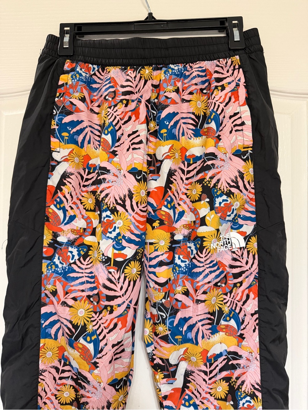 The North Face Hydrenaline 2000 Floral Mushroom Windwall Jogger Pants Small - Picture 2 of 12